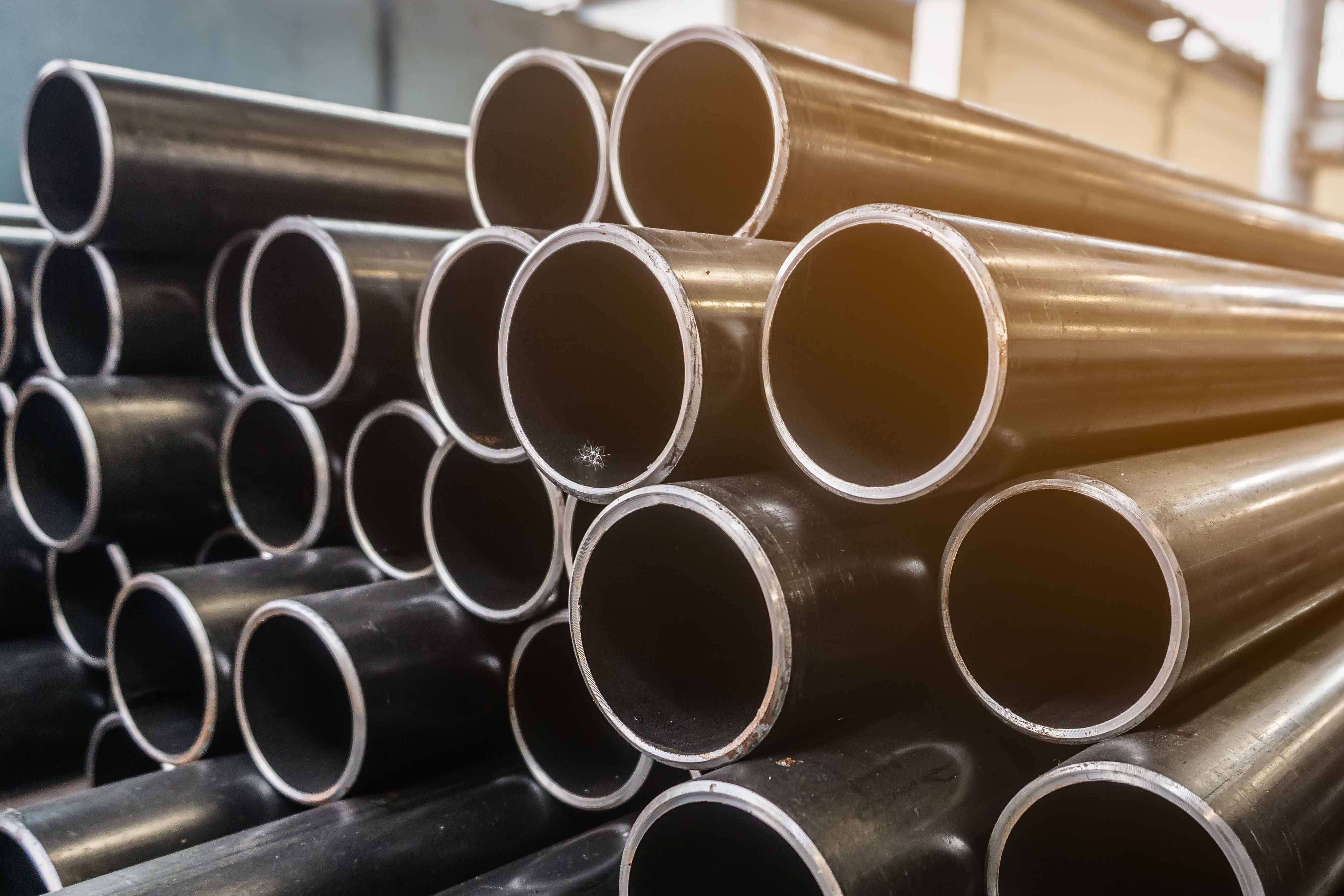 stainless-steel-vs-carbon-steel-pipes-for-your-application-grainger